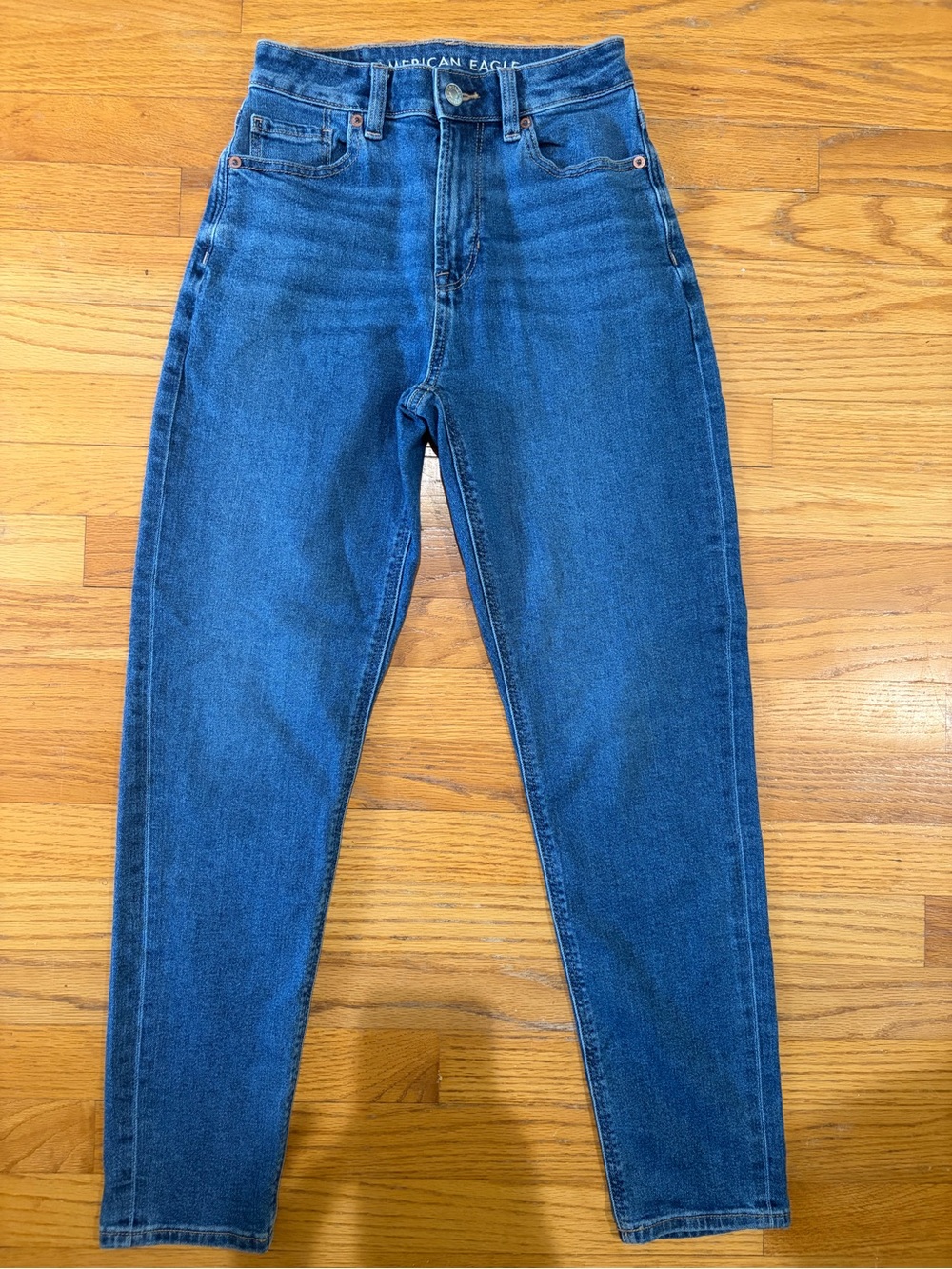 American Eagle Outfitters Mom jeans. Size 00 regular.